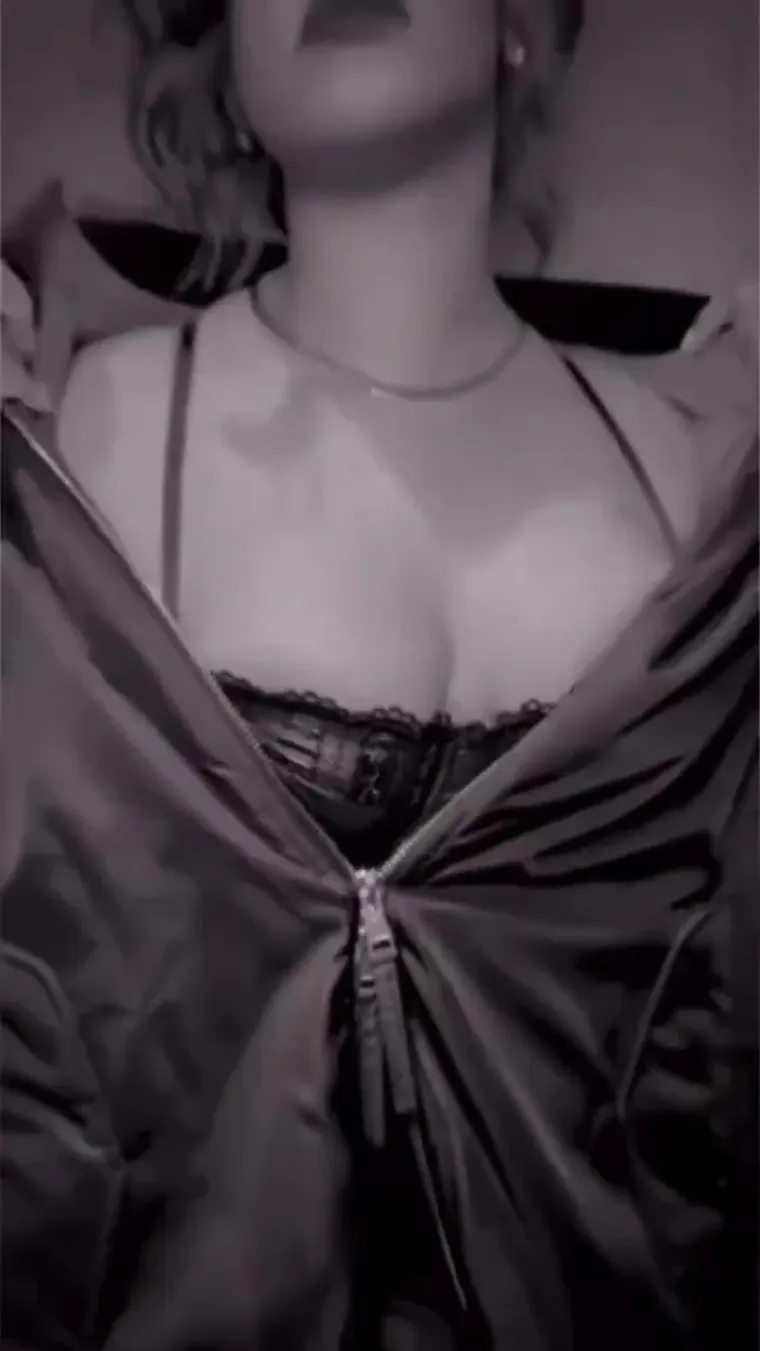 Rihanna pola godine nakon poroda osvanula u vrućem donjem rublju: Priznajemo, nama se malo vrti u glavi...