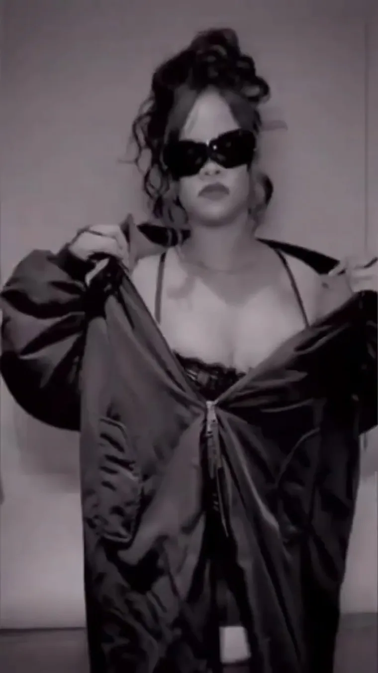 Rihanna pola godine nakon poroda osvanula u vrućem donjem rublju: Priznajemo, nama se malo vrti u glavi...