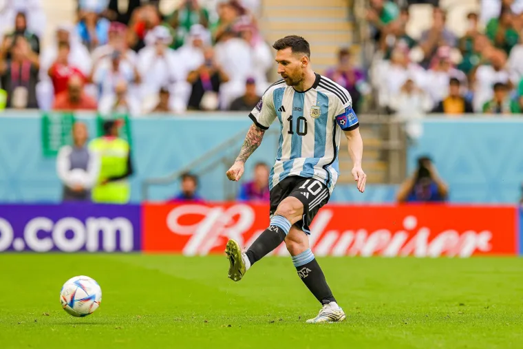 Ovako su borbeni Saudijci ugasili Argentinu: Vratar Arabije nokautirao svog suigrača i rasplakao se