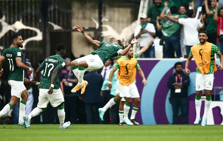 Ovako su borbeni Saudijci ugasili Argentinu: Vratar Arabije nokautirao svog suigrača i rasplakao se