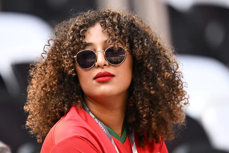 VELIKA GALERIJA Kreće navijačko ludilo! Hrvati stigli na tribine, dvojac zaintrigirao maskama