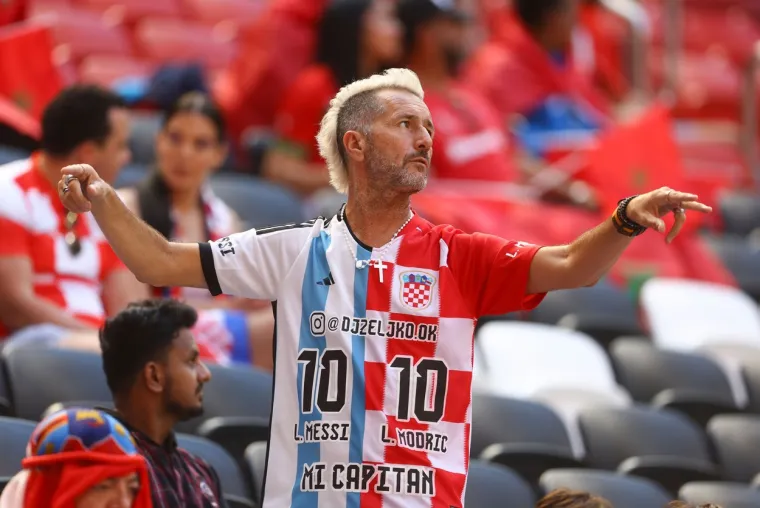 Al Bayat se polako puni: Kockice preplavile katarski stadion, prava je ludnica na Bliskom istoku