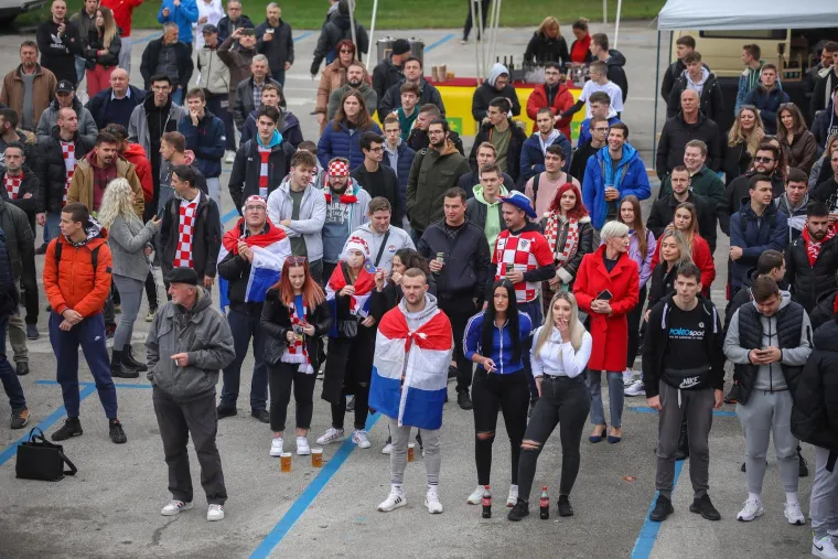 Po ulicama i kafićima svim srcem uz Vatrene: Ovako se diljem Hrvatske pratilo utakmicu s Marokom