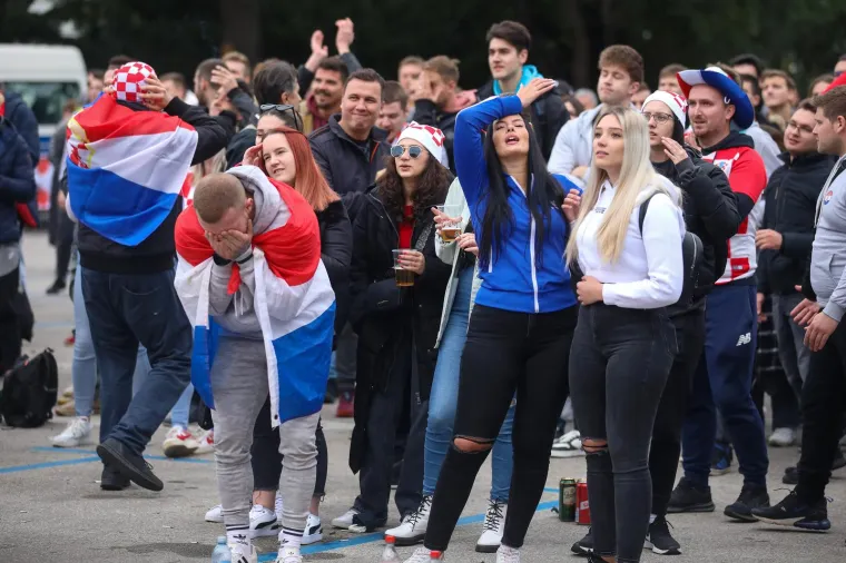 Po ulicama i kafićima svim srcem uz Vatrene: Ovako se diljem Hrvatske pratilo utakmicu s Marokom