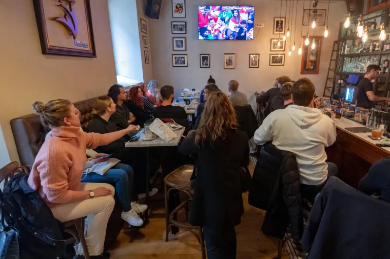 Po ulicama i kafićima svim srcem uz Vatrene: Ovako se diljem Hrvatske pratilo utakmicu s Marokom