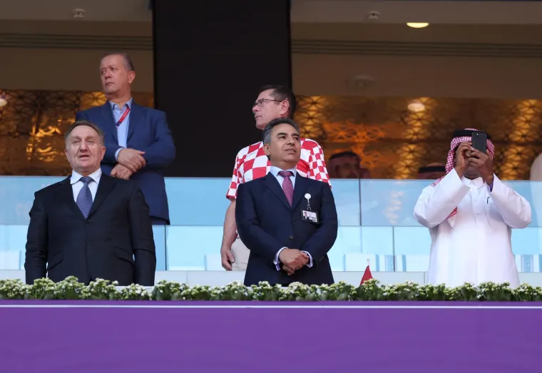 Elita u VIP loži na utakmici Hrvatske i Maroka: Infantino, Wenger i legenda Vatrenih