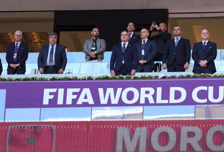 Elita u VIP loži na utakmici Hrvatske i Maroka: Infantino, Wenger i legenda Vatrenih