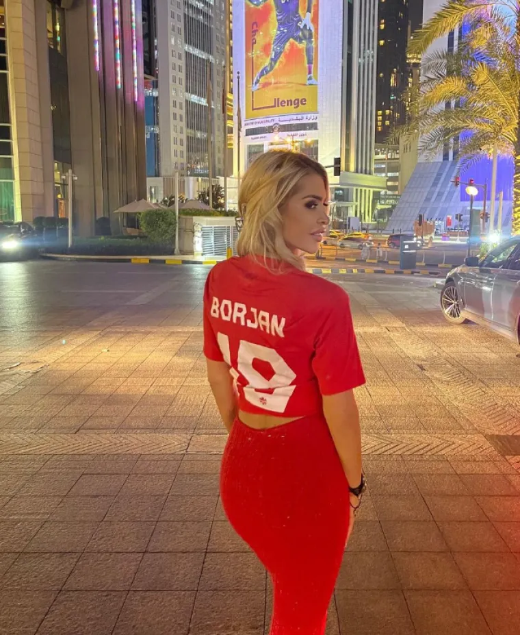 Najpoznatija kanadska WAGsica ostavlja bez daha: Past ćete na guzicu kad vidite kakve slike objavljuje