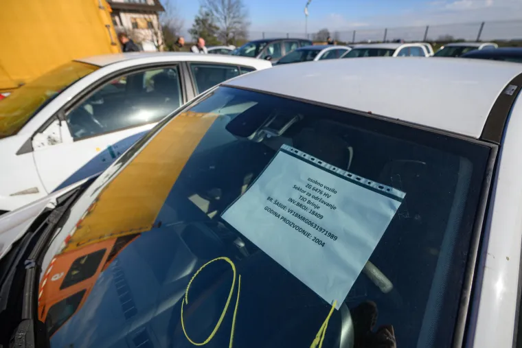 Pogledajte vozila koja će država prodavati za 'siću': Na dražbi Audiji, Passati, vozila HAC-a...