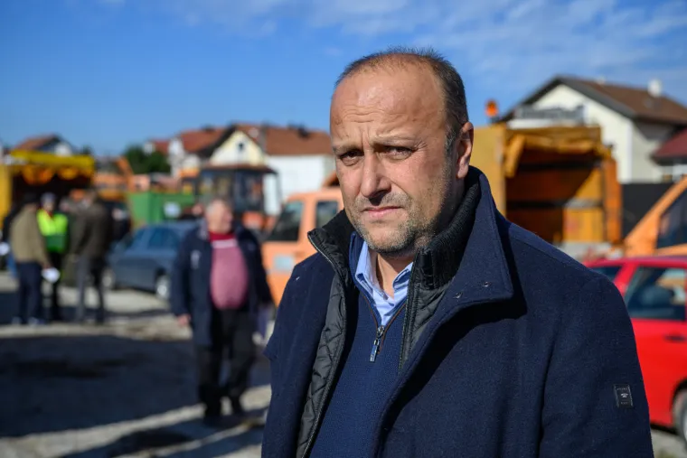 Pogledajte vozila koja će država prodavati za 'siću': Na dražbi Audiji, Passati, vozila HAC-a...