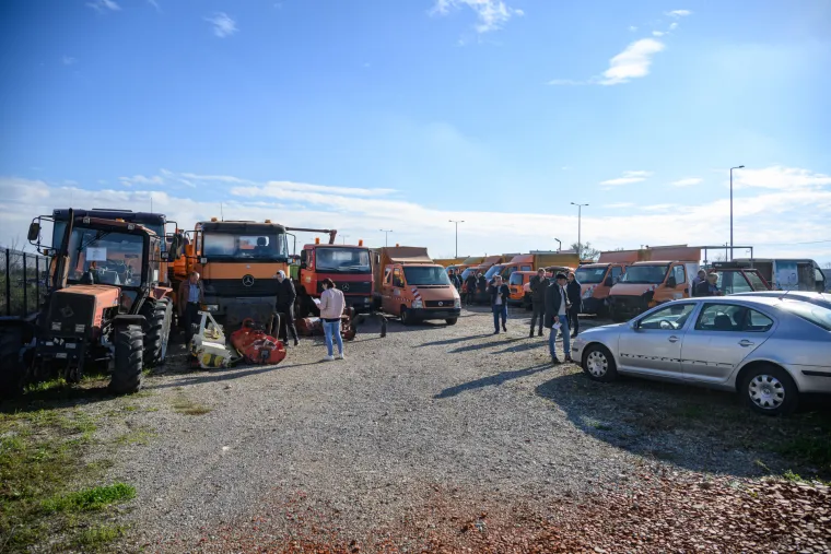 Pogledajte vozila koja će država prodavati za 'siću': Na dražbi Audiji, Passati, vozila HAC-a...