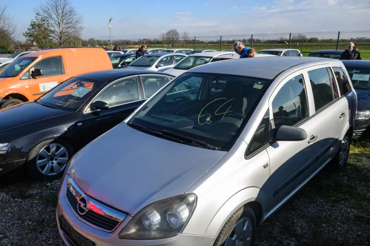 Pogledajte vozila koja će država prodavati za 'siću': Na dražbi Audiji, Passati, vozila HAC-a...