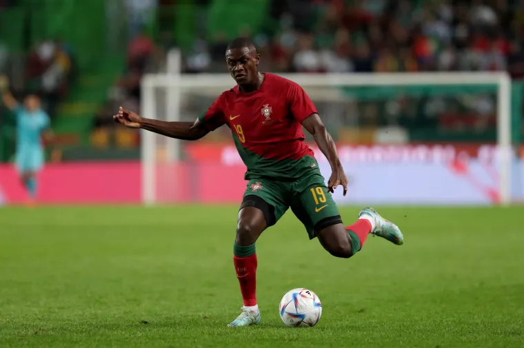 Nuno Mendes (60 milijuna eura) - Standardan u PSG-u za kojeg je potpisao nakon odrađene posudbe iz lisabonskog Sportinga. Portugal je u svojoj prvoj utakmici na Svjetskom prvenstvu u Kataru protiv Gane slavio s 3-2, a 20-godišnji bek nije bio u zapisniku.
