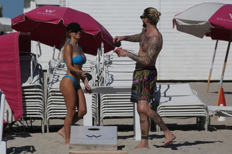 Paparazzi tajno snimili prelijepu Dilettu: Uhvaćena je u prevrućem bikiniju koji vi&scaron;e toga otkriva nego pokriva