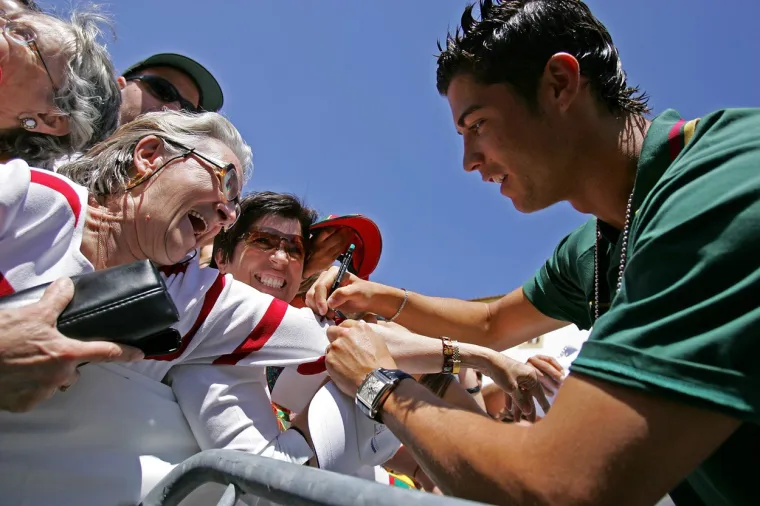 Ovo je Ronaldo danas u Kataru. A sjećate li se kako je izgledao na svom prvom Svjetskom prvenstvu?