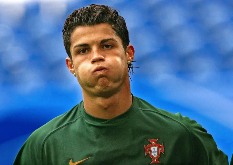 Ovo je Ronaldo danas u Kataru. A sjećate li se kako je izgledao na svom prvom Svjetskom prvenstvu?