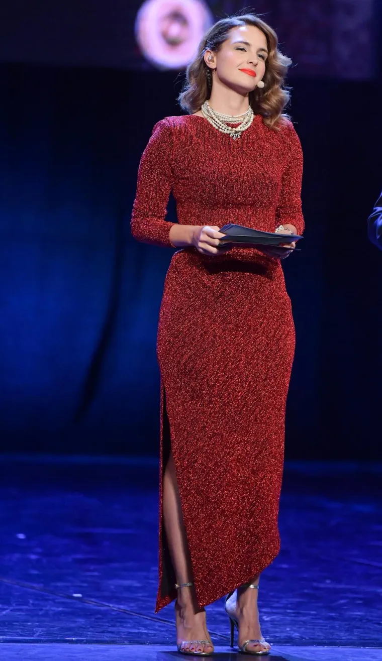 Sinoć nitko nije mogao skinuti pogled s Doris Pinčić, a veliku pozornost je privukao i njezin vjenčani prsten