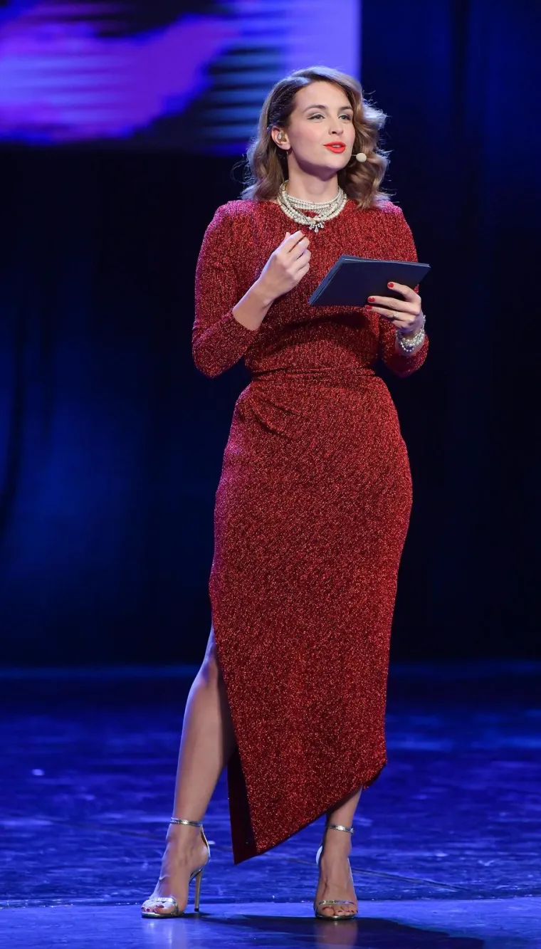 Sinoć nitko nije mogao skinuti pogled s Doris Pinčić, a veliku pozornost je privukao i njezin vjenčani prsten