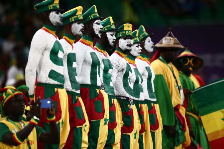 Sve boje svijeta na jednom mjestu: Pogledajte najbolja navijačka izdanja prvog kola SP-a