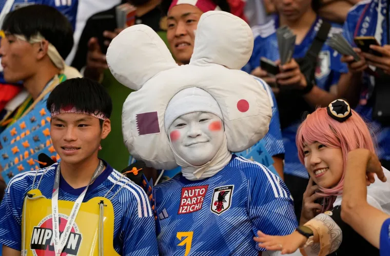 Sve boje svijeta na jednom mjestu: Pogledajte najbolja navijačka izdanja prvog kola SP-a