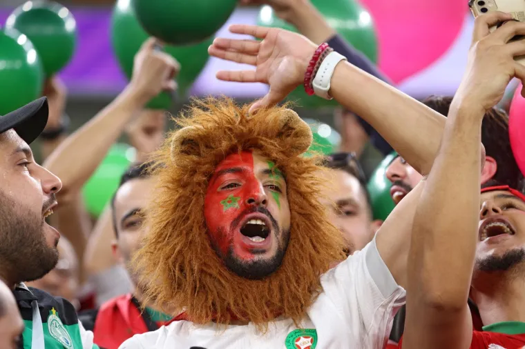 Sve boje svijeta na jednom mjestu: Pogledajte najbolja navijačka izdanja prvog kola SP-a