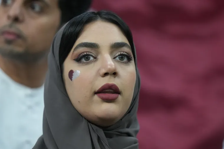 Sve boje svijeta na jednom mjestu: Pogledajte najbolja navijačka izdanja prvog kola SP-a