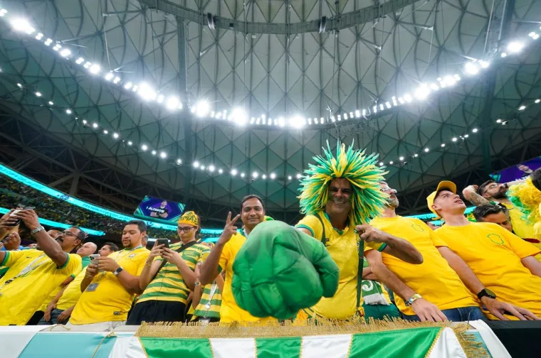 Sve boje svijeta na jednom mjestu: Pogledajte najbolja navijačka izdanja prvog kola SP-a