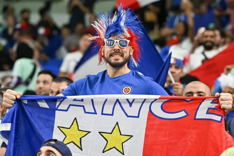 Sve boje svijeta na jednom mjestu: Pogledajte najbolja navijačka izdanja prvog kola SP-a