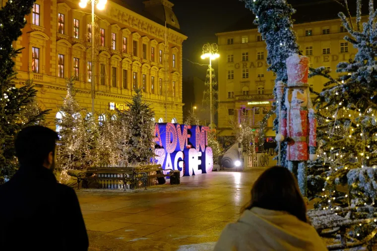 Štandovi, lampice i Orašari! Zagreb spremno dočekuje prvi adventski vikend!