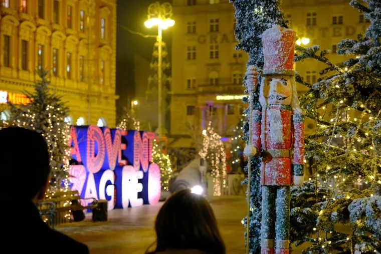 Štandovi, lampice i Orašari! Zagreb spremno dočekuje prvi adventski vikend!