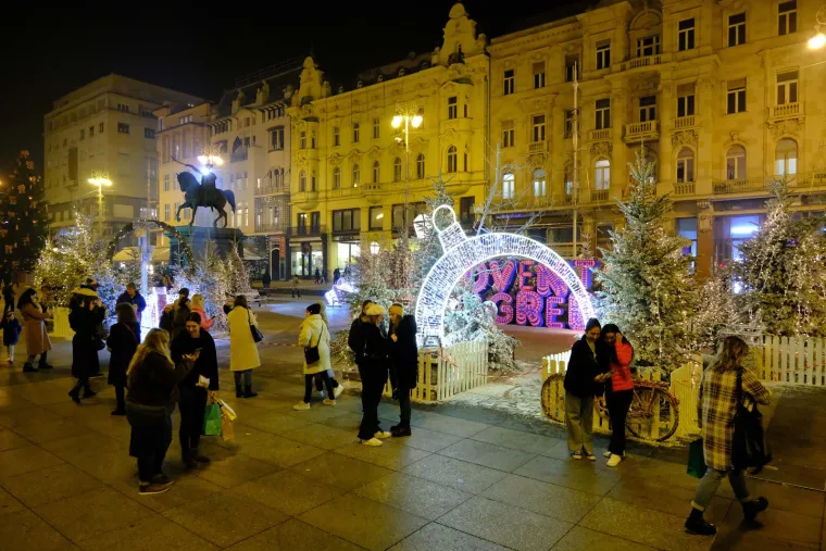 Štandovi, lampice i Orašari! Zagreb spremno dočekuje prvi adventski vikend!