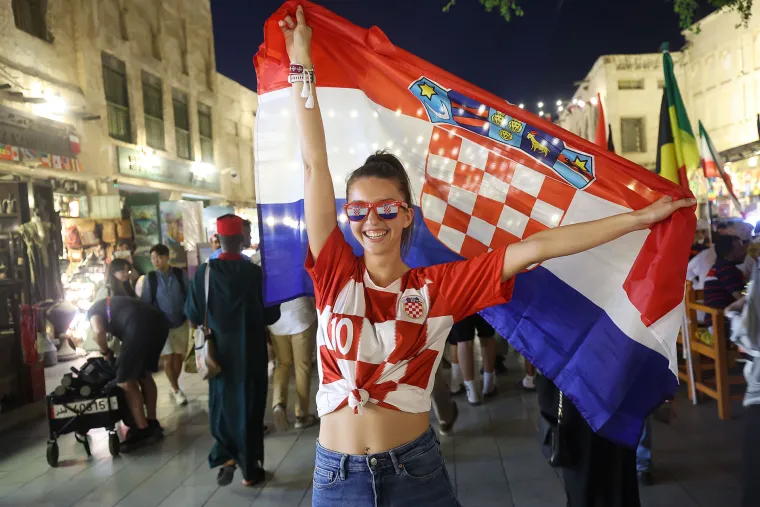 Sve je u kockicama: Hrvatski navijači preplavili Dohu i željno iščekuju utakmicu protiv Kanade