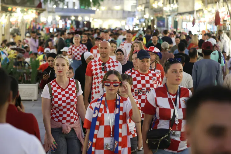 Sve je u kockicama: Hrvatski navijači preplavili Dohu i željno i&scaron;čekuju utakmicu protiv Kanade