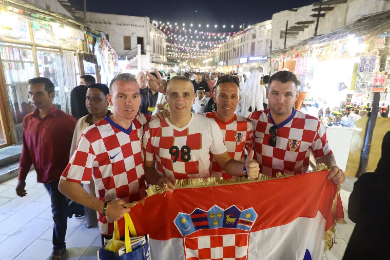 Sve je u kockicama: Hrvatski navijači preplavili Dohu i željno i&scaron;čekuju utakmicu protiv Kanade
