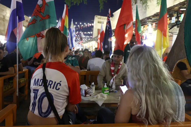 Sve je u kockicama: Hrvatski navijači preplavili Dohu i željno i&scaron;čekuju utakmicu protiv Kanade