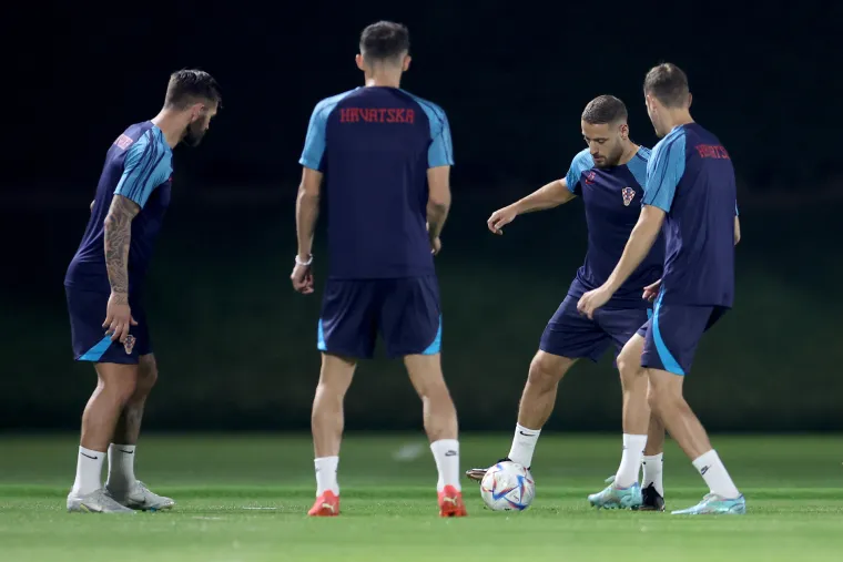 Vla&scaron;ić se vratio na trening reprezentacije, no jedan Vatreni ga je propustio zbog bolova