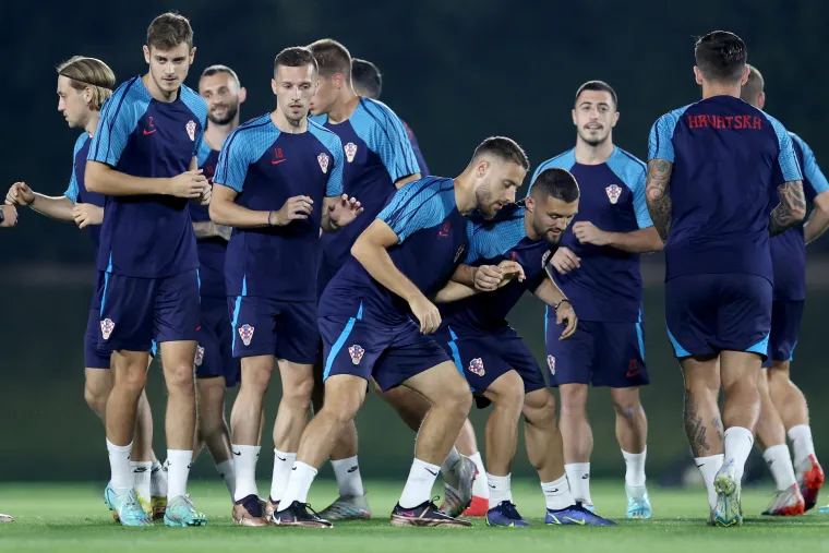 Vla&scaron;ić se vratio na trening reprezentacije, no jedan Vatreni ga je propustio zbog bolova