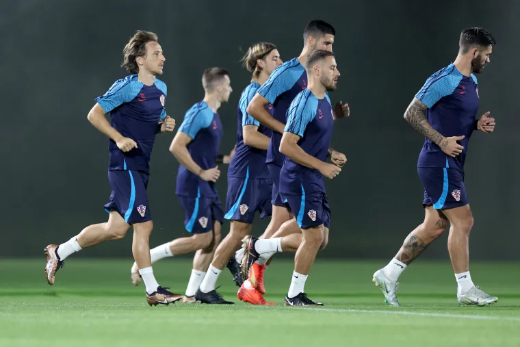 Vla&scaron;ić se vratio na trening reprezentacije, no jedan Vatreni ga je propustio zbog bolova
