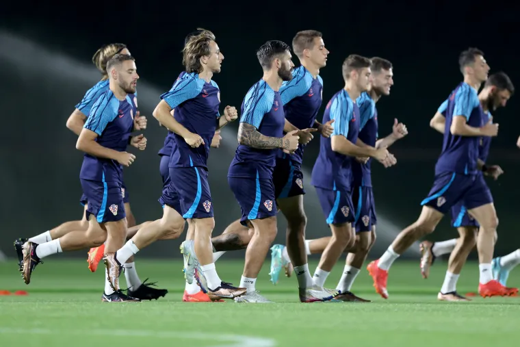 Vla&scaron;ić se vratio na trening reprezentacije, no jedan Vatreni ga je propustio zbog bolova