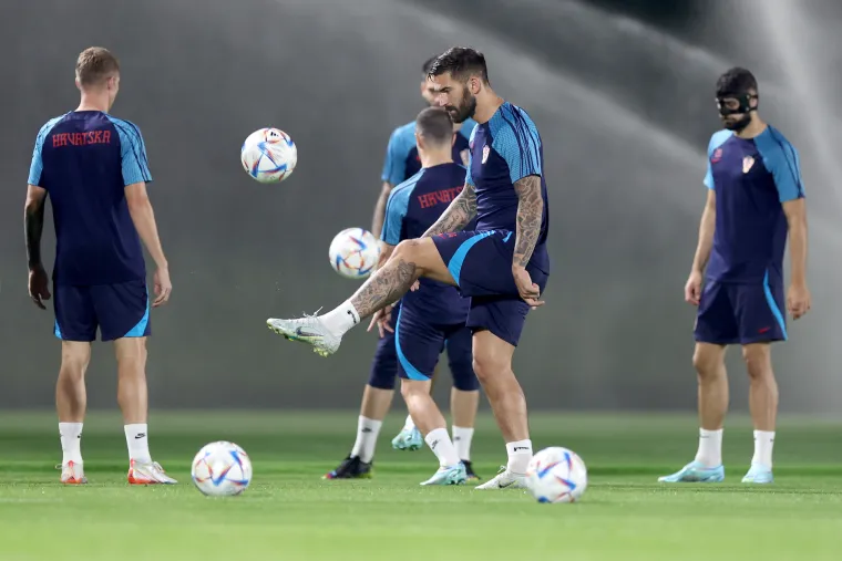 Vla&scaron;ić se vratio na trening reprezentacije, no jedan Vatreni ga je propustio zbog bolova