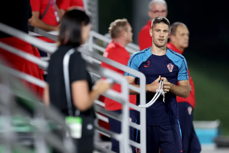 Vla&scaron;ić se vratio na trening reprezentacije, no jedan Vatreni ga je propustio zbog bolova