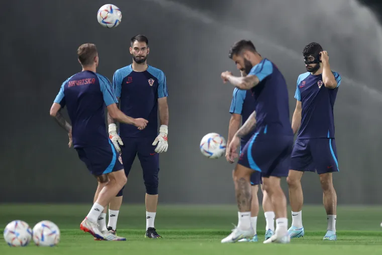 Vla&scaron;ić se vratio na trening reprezentacije, no jedan Vatreni ga je propustio zbog bolova