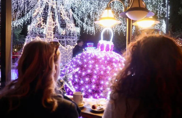 Fascinantne slike adventskog ugođaja u Splitu i Zadru: Sve odi&scaron;e toplom atmosferom