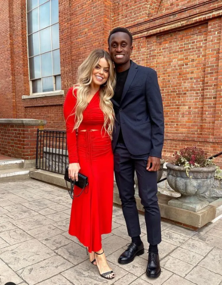 Richmond Mamah Laryea, 27-godišnji kanadski branič, sa svojom je sadašnjom suprugom, Melanijom Pace počep izlaziti još 2012. godine. 