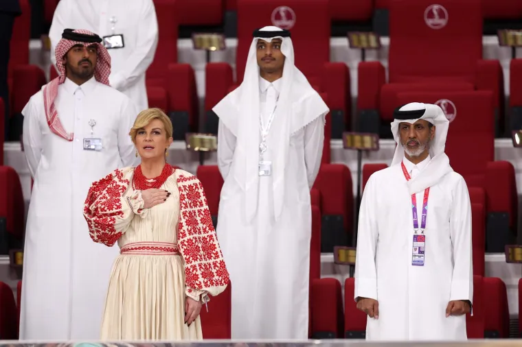 Ma kakva Ivana Knoll, Kolinda u narodnoj nošnji ukrala šou na tribinama