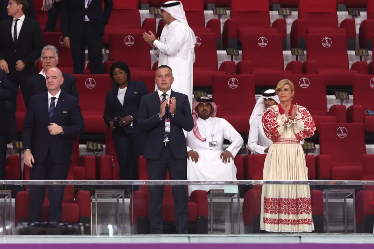 Ma kakva Ivana Knoll, Kolinda u narodnoj nošnji ukrala šou na tribinama