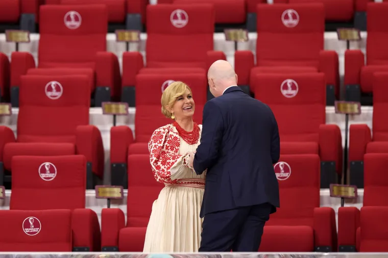 Ma kakva Ivana Knoll, Kolinda u narodnoj nošnji ukrala šou na tribinama