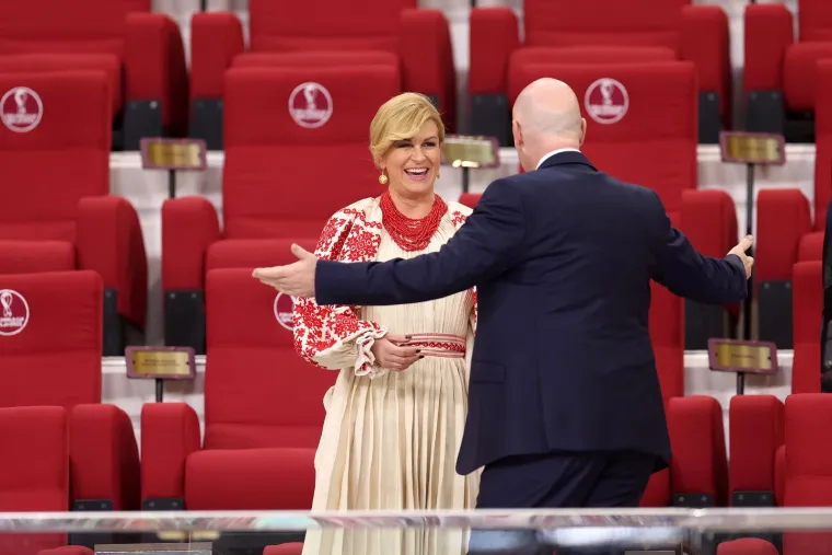 Ma kakva Ivana Knoll, Kolinda u narodnoj nošnji ukrala šou na tribinama