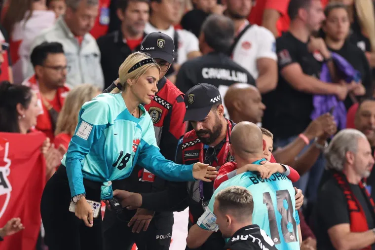 Sneki Borjan jutros je javno objavila poruke koje su ona i Milan dobili, kao i brojeve tih ljudi: 'Instagram ste nam blokirali s najstra&scaron;nijim uvredama...'