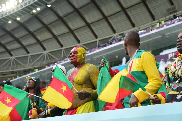 Ludilo na terenu i tribinama: Spektakularni navijački kadrovi s najuzbudljivije utakmice SP-a